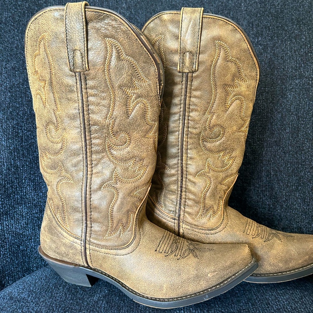 Laredo Boots Womens Sz 7.5 W Distressed Biege Suede Leather Western 51079